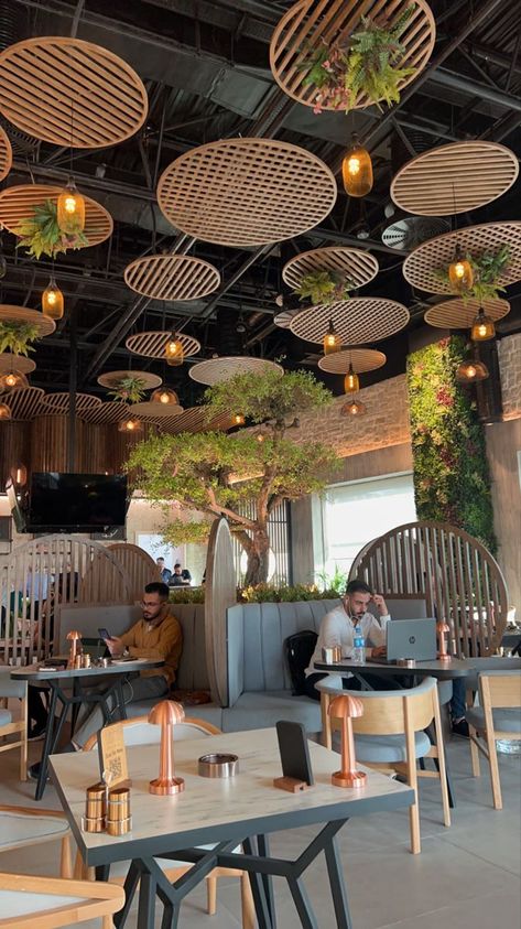 Cafeteria Ceiling Design, Small Restaurant Design Cheap, Restaurant Entry, Italian Restaurant Interior Design, Italian Restaurant Interior, Restaurant Seating Design, Pool Design Modern, Eclectic Restaurant, Glass House Design