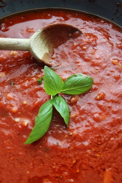 Pomodoro Sauce Recipe, Pomodoro Sauce, Easy Marinara Sauce, Summertime Recipes, Pizza Bar, Nyt Cooking, Marinara Sauce, Italian Dishes, Pasta Sauce