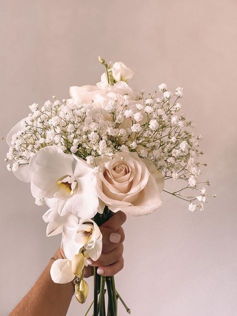 Bride Flower Bouquet, Bridesmaids Floral, Brides Flowers Bouquet, Elegant Wedding Bouquets, Simple Wedding Bouquets, Bridesmaid Bouquet White, White Flower Bouquet, Bride Flower, Bridal Bouquet Flowers