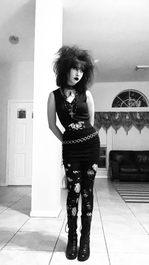 True Goth Outfits, Trad Gothic Outfits, Gothic Romance Outfit Women, Older Goth Women, Tradgoth Outfit Women, Goth Style Women, Goth 70s Fashion, Christmas Goth Outfit, Deathrock Outfits