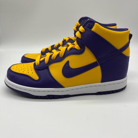 Nike Dunk (Gs) Court Purple Lakers 6y Women’s 7.5 Tenis Jordan Retro, Gold Nike Shoes, Tenis Jordan, Gold Nike, Nike Gold, Boys Sneakers, Nike Shoes Women, Box Color, Big Boy