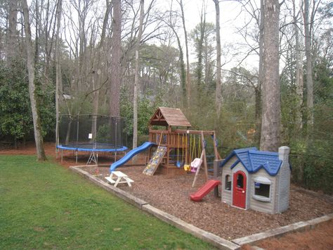 Yard For Kids, Backyard Kids, Kids Yard, Outdoor Play Space, Ideas For Backyard, Play Area Backyard, Backyard Kids Play Area, Outdoor Play Spaces, Backyard Trampoline