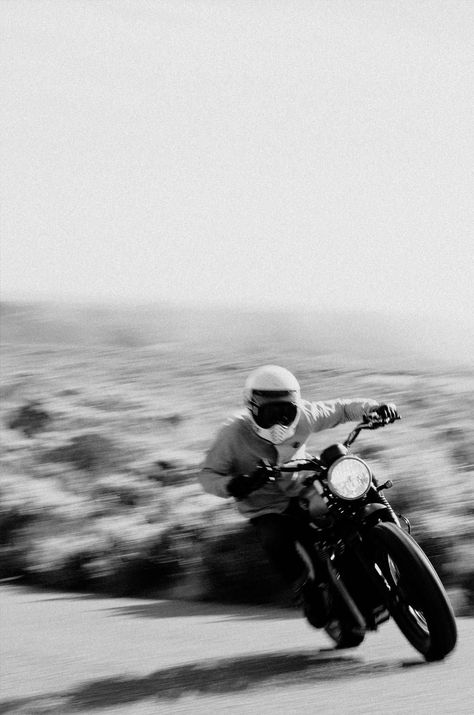 Railroads came in the late 19th century, and automotive roads followed in the early 20th. In Seligman lives Angel Delgadillo, who was born there 88 years ago and has been instrumental in preserving the legend of old 66. Enduro Vintage, Мотоциклы Cafe Racers, Fotografi Urban, Bike Aesthetic, Motorcycle Aesthetic, Motorcycle Photography, Bike Photoshoot, Bike Photography, Cafe Racer Bikes