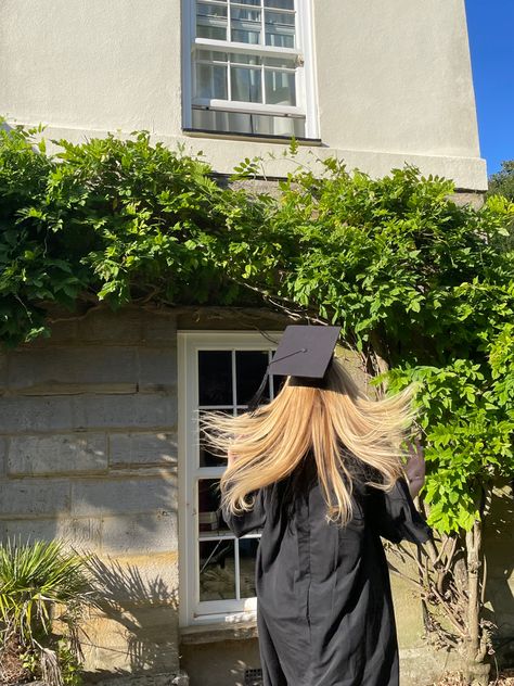 Blonde hair, graduation cap, graduation gown Blonde Graduation, Highschool Graduation Pictures, College Grad Pictures, Highschool Graduation, High School Graduation Pictures, Cute Senior Pictures, College Grad Cap Ideas, Blonde High, College Graduation Photoshoot