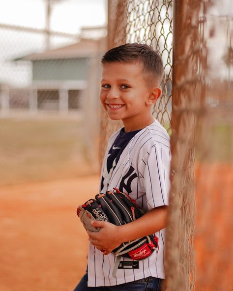 What’s more Summertime than a baseball birthday session?!♥️⚾️ . . . #annamariaphotographer #holmesbeachphotographer #siestakeyphotographer #lidobeachphotographer #stpetebeachphotographer #bradentonphotographer #sarasotaphotographer #lakewoodranchphotographer #lwr #srq #tampaphotographer #baseball #summerbaseball #baseballbirthday #baseballbirthdayparty #baseballbirthdayboy #birthdaysession #milestonesession #homebase #baseballsummer #baseballlife #baseballpartyinspo #firsthomeparty #rookieyea... Baseball Birthday Photo Shoot, Baseball Field Family Photoshoot, Baseball Photoshoot Ideas Kids, Toddler Baseball Photoshoot, Baseball Family Photoshoot, T Ball Pictures Photo Ideas, Kids Baseball Pictures, Baseball Family Pictures, Baseball Photoshoot Ideas