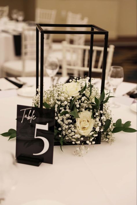 Black And White Wedding Flower Arrangements, Sage Green And Black Wedding Centerpieces, Black White And Gold Wedding Centerpieces Table Decorations, White Gold And Black Wedding Decor, Cheap Centerpiece Ideas Wedding, Black And Green Centerpieces Wedding, Wedding Centerpieces Black And Gold, Diy Reception Centerpieces, Black And White Wedding Centerpieces Classy