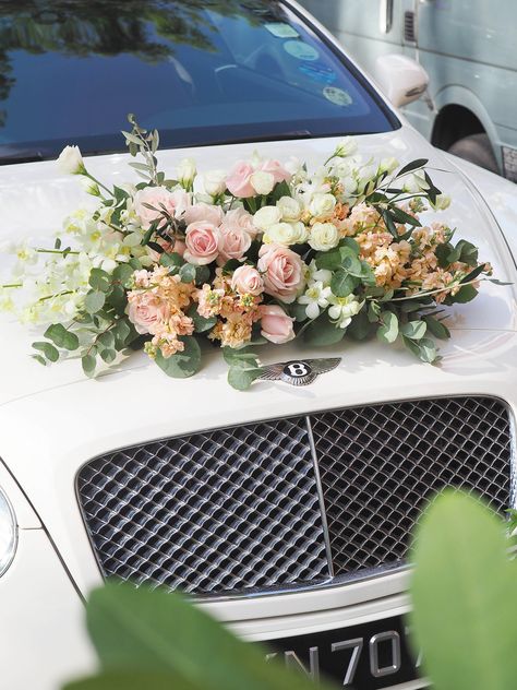 gallery - bridal flowers – Floral Magic Bridal Car Decor, Cars Wedding Decoration, Car Floral Decoration Wedding, Car Bouquet Wedding, Wedding Cars Decoration Ideas, Car Decorations For Wedding Flowers, Bridal Car Bouquet, Bridal Car Decoration Ideas, Bridal Car Flowers