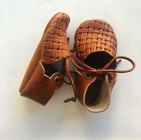 Leather Baby Shoes Pattern Free, Leather Baby Shoes Pattern, Florence Fashion, Ivy Girl, Leather Baby Moccasins, Handmade Baby Shoes, Kids Leather Shoes, Baby Shoes Pattern