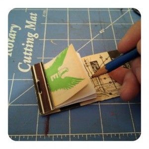 Mini notebooks Match Book, Bookbinding Tutorial, Make A Book, Paper Craft Ideas, Mini Notebooks, Diy Notebook, Handmade Book, Craft Club, Diy Journal