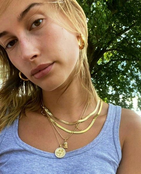 Hayley Bieber, Hailey Bieber Style, Herringbone Necklace, Gold Choker Necklace, Gold Choker, Gold Necklace Layered, Timeless Jewelry, Hailey Bieber, Dream Jewelry