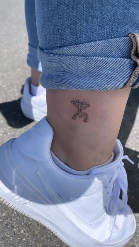 Minimalist Puerto Rico Tattoo, Carribean Tattoo For Women, Puerto Rican Taino Tattoos For Women, Puerto Rican Tattoos For Women Small, Small Coqui Tattoo, Coqui Tattoo Puerto Rico, Puerto Rico Tattoo Ideas For Women, Puerto Rican Flower Tattoo, Puerto Rican Tattoos For Women