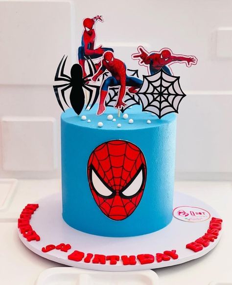 Spider Man Cakes Ideas, Spiderman Themed Cake Ideas, Spider Man Cake Design Ideas, Spiderman Cake With Topper, Birthday Ideas Spiderman, Cack Birthday Boys, Spiderman Bday Cake, Easy Spider Man Cake, Spiderman Cakes For Boys