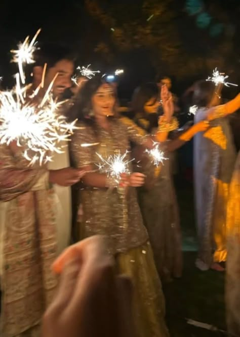 Desi Shaadi Vibes, Desi Shadi Aesthetic, Desi Love Core Aesthetic, Pakistan Wedding Aesthetic, Desi Wedding Food, Indian Love Aesthetic, Indian Party Aesthetic, Pakistani Wedding Aesthetic, Shadi Aesthetic