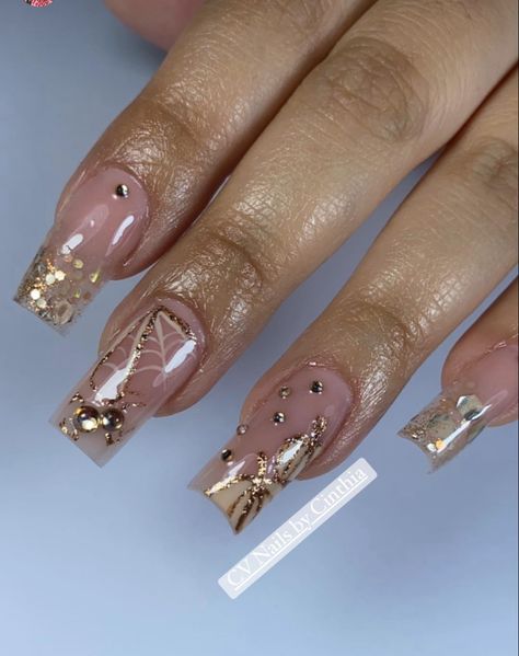 Gold And Black Halloween Nails, White And Gold Halloween Nails, Halloween And Fall Nails, Black And Gold Halloween Nails, Fall Gold Nails, Gold Halloween Nails, Halloween Nails Brown, Spooky Fall Nails, Gold Fall Nails