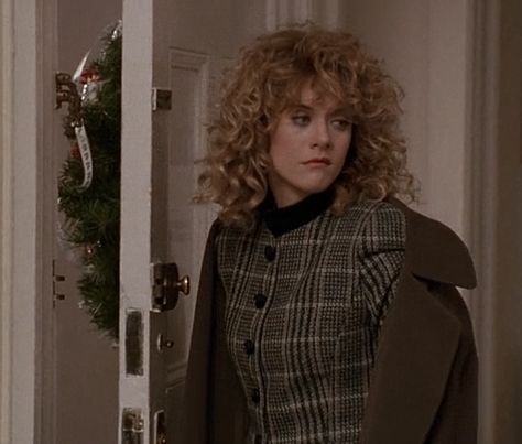 Sally Albright Outfit, Sally Albright Aesthetic, Sally Albright Style, Sally Albright, 80s Films, Crazy Curly Hair, Harry And Sally, 1980’s Fashion, Nora Ephron