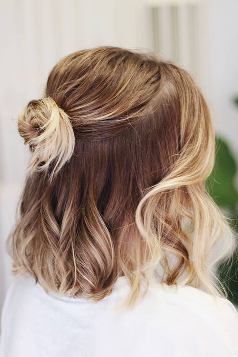 wedding hairstyle ideas for short hair half up half down with curls and bun jamiedanahairstylist Stylish Braids, Growing Out Hair, Wedding Hairstyle Ideas, Hair Half Up Half Down, Wedding Hair Half, Hair Half Up, Vlasové Trendy, Ideas For Short Hair, Short Hair Balayage