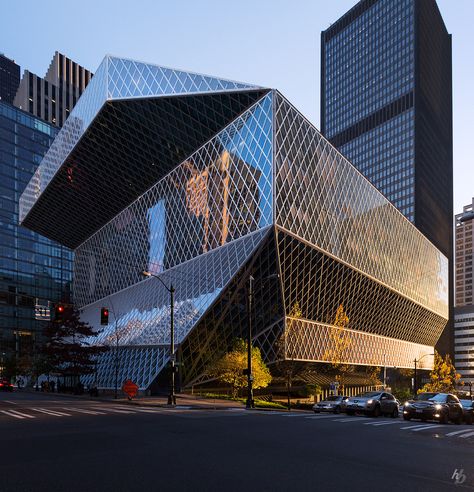 Deconstructivism Architecture, Oma Architecture, Seattle Library, Seattle Central Library, Seattle Public Library, Deconstructivism, Commercial And Office Architecture, Beautiful Library, Library Architecture