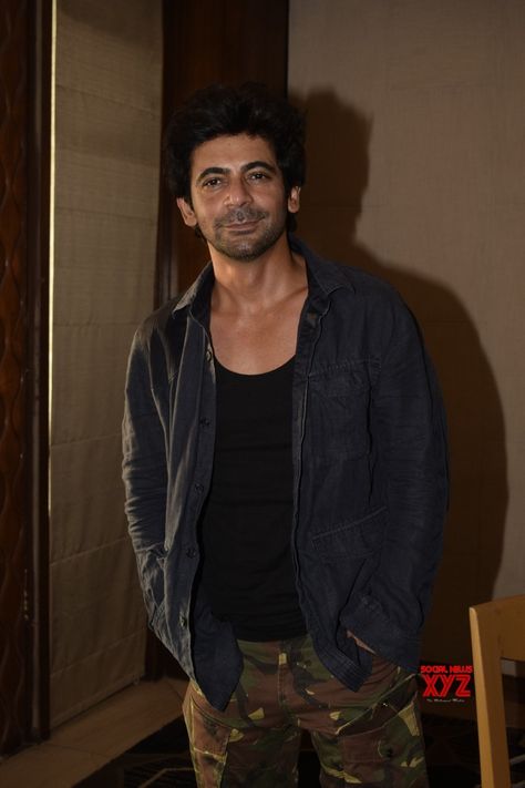 sunil grover Sunil Grover, Kapil Sharma, Dec 8, Actor Photo, Deepika Padukone, Download Movies, Hd Wallpapers, Television Show, Comedians