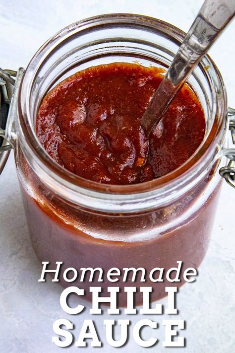 Old Fashioned Chili, Homemade Chili Sauce, Heinz Chili Sauce, Sweet Chili Sauce Recipe, Homemade Chilli, Chili Sauce Recipe, Hot Chili Sauce, Hot Sauce Recipes, Homemade Condiments