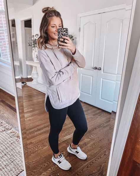 Casual Friday Leggings Outfit, Walking Fits, Athletic Leggings Outfit, Athleisure Mom, Leggings Outfit Spring, Mom Outfits Fall, Women Leggings Outfits, Leggings Outfit Winter, Leggings Outfit Casual