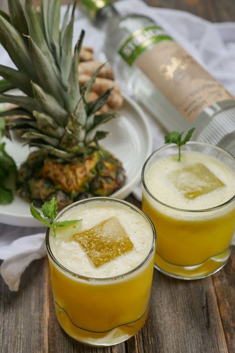 Spicy Pineapple Coconut Cocktail by Ashley of MyHeartBeets.com Coconut Water Drink Recipes, Coconut Water Drink, Coconut Water Cocktail, Coconut Water Drinks, Coconut Cocktail, Spicy Pineapple, Healthy Nutrition Plan, Gin Fizz, Water Drink