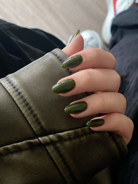 Nail Types Acrylics, Green Nail Polish Ideas, Single Color Gel Nails, Solid Color Nails Fall, Nails 2024 Green, Dark Sage Green Nails, Green Olive Nails, Cool Tone Nails, Pine Green Nails