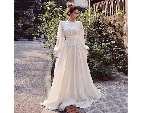 Victorian Style Wedding Dress, 2 Piece Wedding Dress, Wedding Dresses Boho, Satin Wedding Dresses, Prairie Dresses, Vintage Wedding Party, Backless Bridal Gowns, Long Sleeve Bridal Gown, Bridal Gowns Vintage