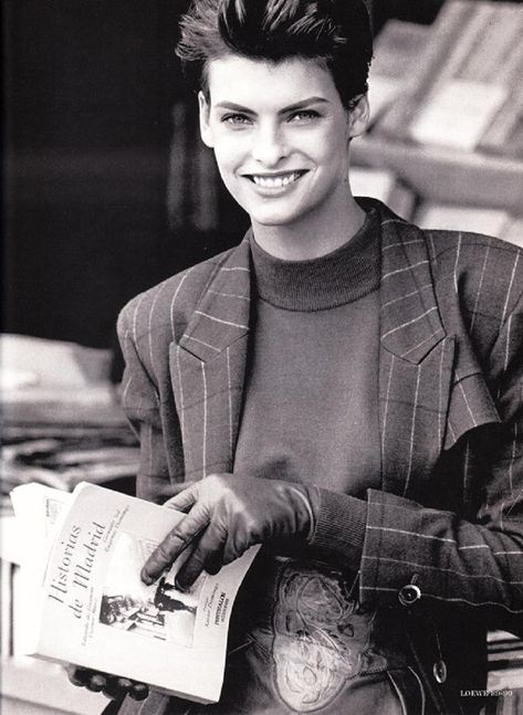 90s Supermodels, 90s Models, Peter Lindbergh, Vogue Spain, Linda Evangelista, Jolie Photo, Mode Vintage, 90s Fashion, Look Fashion