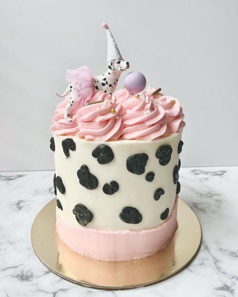 Dalmatian First Birthday, Dalmation Party Ideas, Dalmation Cake Ideas, Dalmation Birthday Cake, Dalmatian Birthday Cake, Dalmation Cake, Dalmatian Cake, Vet Party, Christening Ideas