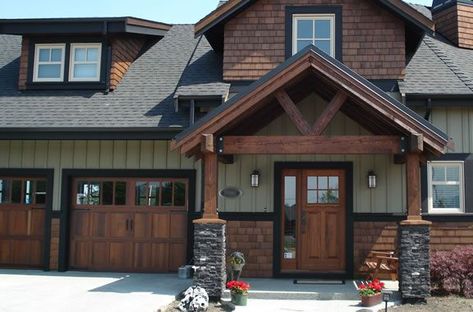 Cottage Exterior Colors, Green Siding, House Additions, Plan Chalet, House Trim, Exterior Stain, Cabin Exterior, Cottage Exterior, Screen Porch