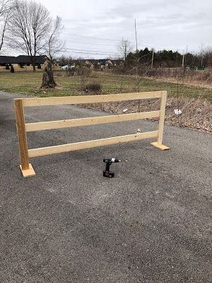 Portable Fence Panels, Diy Temporary Fence Ideas Cheap, Lattice Panel Fence, Temporary Horse Fence, Diy Temporary Fence, Daycare Equipment, Freestanding Fence, Diy Fence Panels, Diy Fence Ideas Cheap