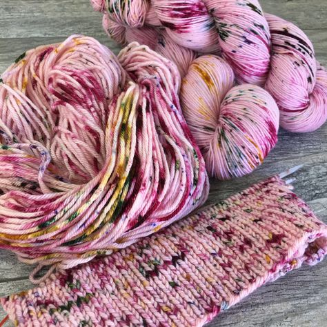 Hand Dyed Yarn Inspiration, Speckled Yarn, Crochet Needlework, Crochet Supplies, Yarn Inspiration, Spinning Yarn, Crochet Fabric, Variegated Yarn, Knit Picks