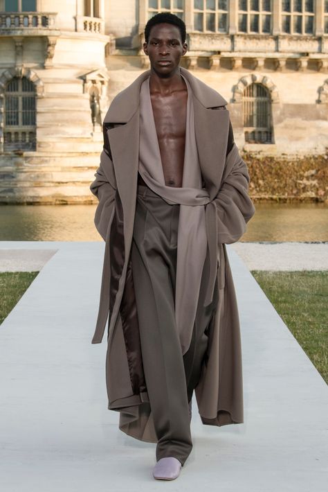 Unique Men’s Formal Wear, Male Fashion Runway, Couture Menswear, Valentino Menswear, Kanye West Outfits, Princess Mulan, High Fashion Men, Gender Fluid, Mens Fashion Editorial