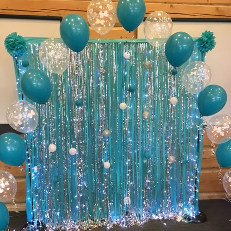 Frozen Birthday Party Decorations Diy, Elsa Decorations, Elsa Birthday Party Decorations, Frozen Birthday Decorations, Frozen Birthday Party Cake, Cheap Birthday Party, Frozen Birthday Party Decorations, Dolphin Party, Elsa Birthday Party