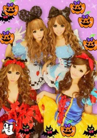 Gyaru Halloween, Nails And Makeup, Royale High Journal Ideas, Animated Halloween Props, 00s Aesthetic, Early 2000s Style, Gyaru Makeup, Gyaru Fashion, Halloween Costumes Makeup