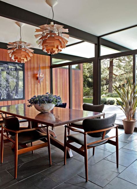 Design Interior Modern, Mid Century Dining Room, California Architecture, Artichoke Lamp, Modern Interior Decor, Mid Century Modern Living, Small Kitchens, Mid Century Modern Interiors, Mid Century Modern Dining