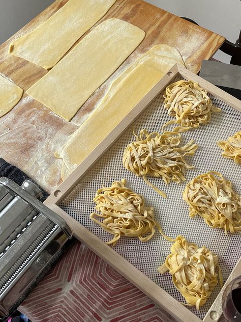 Aesthetic Pasta, Pasta Aesthetic, Pasta Making Class, Pasta From Scratch, Summer Bucket List Ideas, Brunch Cafe, Pasta Making, Italian Aesthetic, Dinner Party Themes