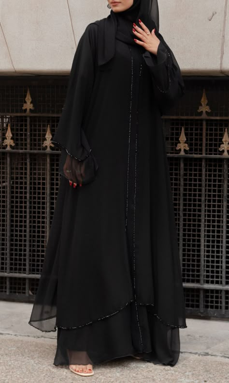 Abaya Fashion Black Muslim, Simple Abaya Black, Black Abaya Designs Dubai Style, Black Abaya Designs Simple, Abaya Fashion Black, Umroh Outfit, Architect Plan, Burkha Designs, Jalabia Styles