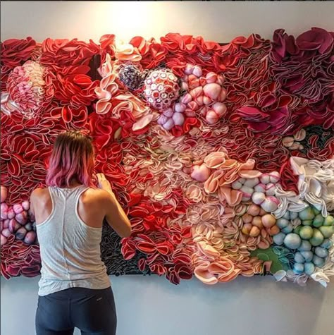 "Philadelphia area artist Kate Leibrand creates textile-based artwork that is mesmerizing with its large-scale repetitious patterning. Using mostly felt, Leibrand’s labor-intensive process... Textiles Artwork, Textile Sculpture, Textiles Techniques, Textile Fiber Art, Fibres Textiles, 인물 드로잉, Weaving Art, Soft Sculpture, Textile Artists