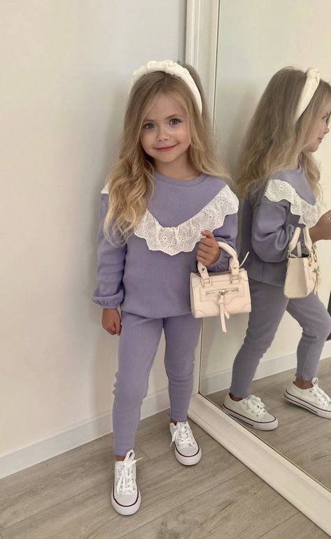 Preppy Toddler Girl Outfits, Toddler Outfit Inspo Girl, Toddler Girl Winter Outfits, Girls Autumn Outfits Kids, Toddler Girl Fall Outfits 2024, Vivi Fashion, Zara Baby Girl Winter, Kidswear Trends, Kids Ootd