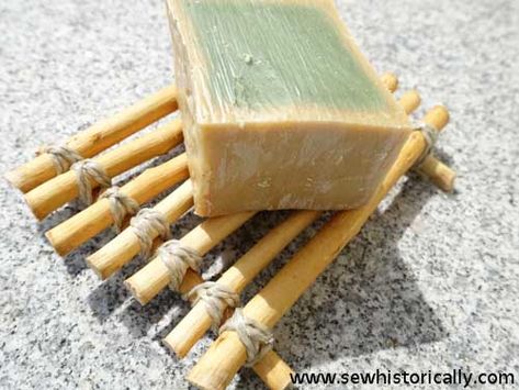 DIY Soap Dish With Twigs - Tutorial - Sew Historically Bathroom Sink Soap Tray Ideas, Bamboo Soap Dish, Soap Curing Rack Diy, Diy Soap Tray, Soap Dish Diy, Diy Soap Holder, Diy Dish Soap, Wooden Soap Dish, Soap Tutorial