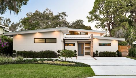 Mid Century Revival - Contemporary - Exterior - Miami - by Houchin Construction Inc | Houzz 2 Storey Mid Century Modern House, Coastal Mid Century Modern Exterior, Mid Century Modern Exterior Design, Mid Century Modern House Exterior Ranch Style, Mid Century Modern Facade, White Mid Century Modern Exterior, Midcentury Home Exterior, Mid Century Ranch Exterior, Mid Century Modern Exterior Makeover