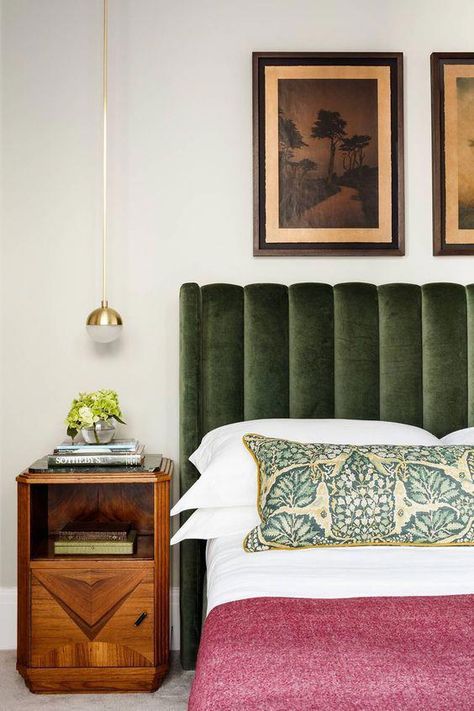 Classic Room, Green Headboard, Suite Master, Head Boards, Bedroom Decorating Tips, Stylish Bedroom Design, Decor Eclectic, Decor Ikea, Dekor Diy