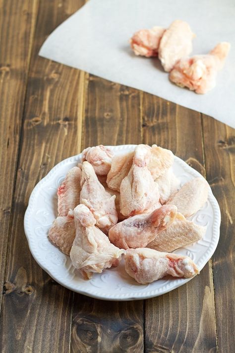 Chicken Wings From Frozen, Wings From Frozen, Baking Frozen Chicken, Defrost Chicken, Freezing Chicken, Chicken Wings Crockpot, Oven Chicken Wings, Costco Chicken, Cooking Chicken Wings