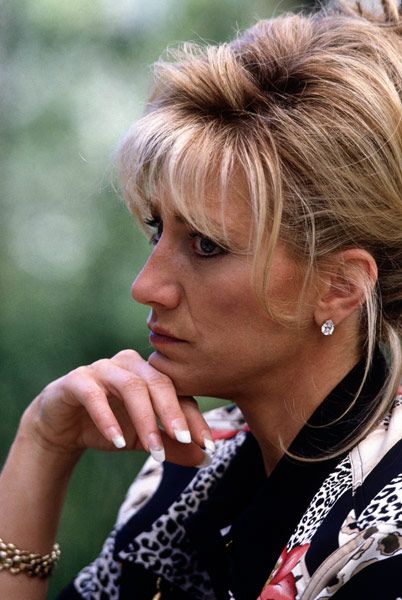 Sopranos Aesthetic, Adriana La Cerva, Carmela Soprano, Mob Wife Makeup, Edie Falco, Mafia Wives, James Gandolfini, Godfather Movie, Bada Bing