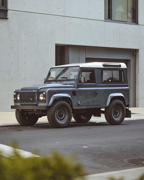 Tactical Truck, Used Land Rover, Defender 130, Jump Seats, Old Pickup Trucks, Range Rover Classic, Land Rover Defender 90, Air Conditioning Unit, Jaguar Car