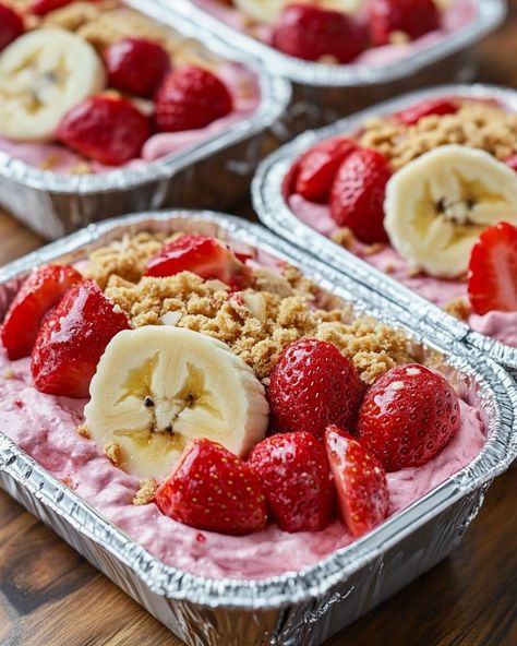 Strawberry Cheesecake Banana Pudding Introduction If you’re looking for a dessert that’s sure to impress, look no further than Strawberry Cheesecake Banana Pudding. This delightful treat combines the creamy texture of cheesecake with the freshness of strawberries and bananas. It’s a layered dessert that’s perfect for any gathering or a sweet indulgence for yourself. Why Strawberry Banana Cheesecake Pudding, Strawberry Shortcake Banana Pudding, Strawberry Cheesecake Banana Pudding, Cheesecake Banana Pudding, Strawberry Banana Pudding, Unhealthy Desserts, Cheesecake Banana, Strawberries And Bananas, Cookie Dough Cheesecake