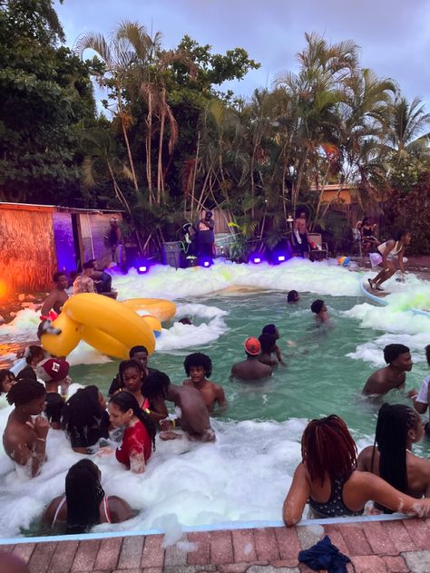 Pool Foam Party, Pool Party For Men, Pool Party Themes For Adults Summer, 20th Birthday Pool Party Ideas, Foam Party Aesthetic, 2000s Pool Party, 18th Birthday Pool Party Ideas, Freaknik Pool Party, Neon Foam Party