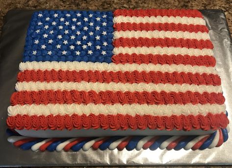 American Flag Cake American Flag Sheet Cake, American Flag Birthday Party, American Flag Cookie Cake, American Flag Birthday Cake, 4th Of July Decorated Cakes, 4th Of July Sheet Cake Ideas, Patriotic Sheet Cake, Usa Birthday Cake, Flag Cakes American