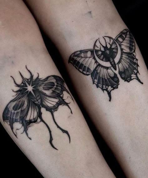 Matching Gothic Tattoos, Back Of The Knee Tattoo, Cute Knee Tattoo, Gothic Matching Tattoos, Gothic Arm Tattoo, Moth Leg Tattoo, Flash Tattoo Blackwork, Opposite Matching Tattoos, Forevermore Tattoo